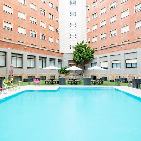 Residencia Universitaria Barcelona Diagonal Apartment Exterior photo