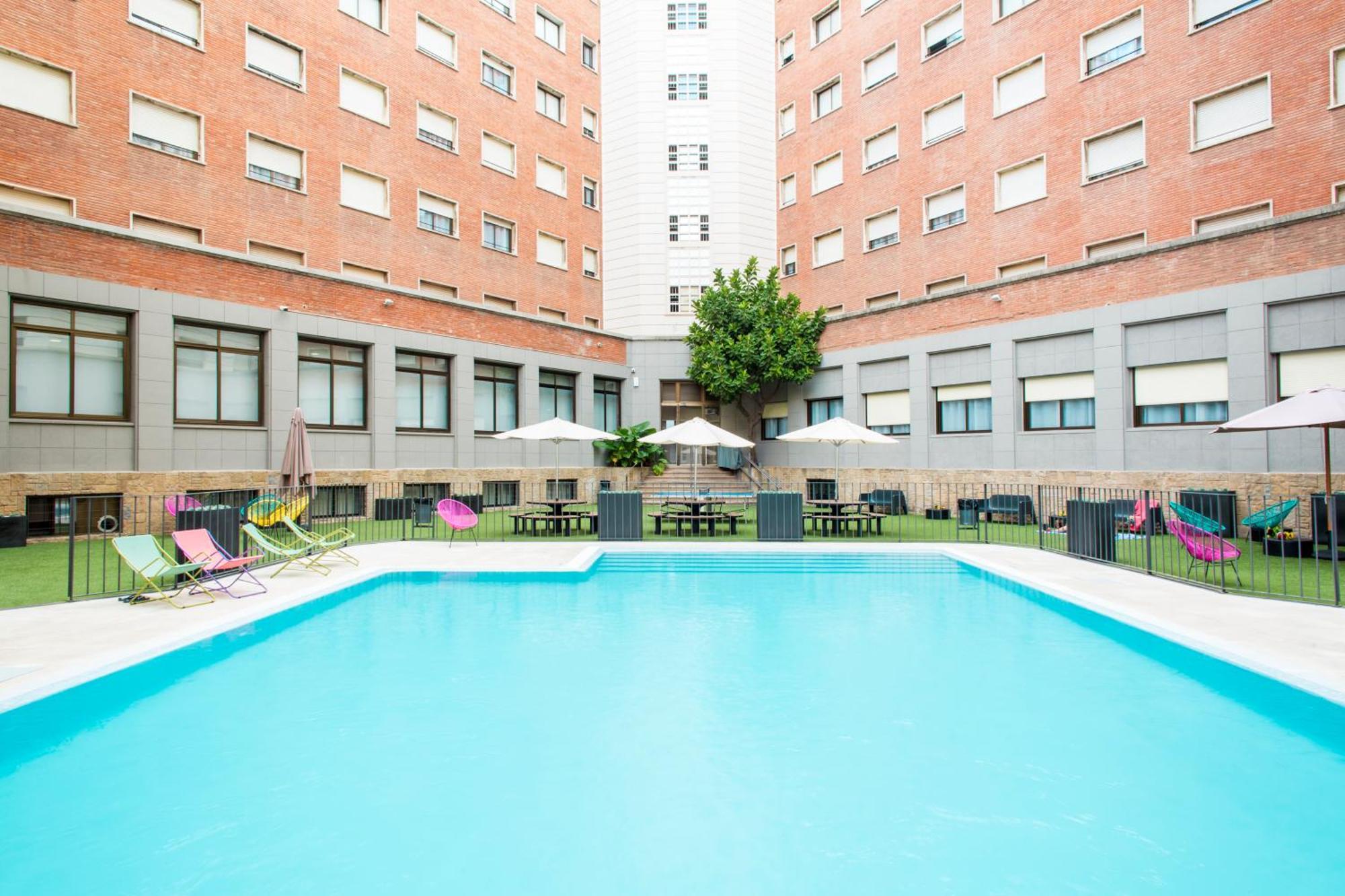 Residencia Universitaria Barcelona Diagonal Apartment Exterior photo